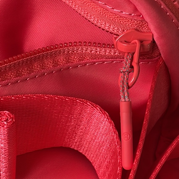 NWT Lululemon Belt Bag - Picture 7 of 16